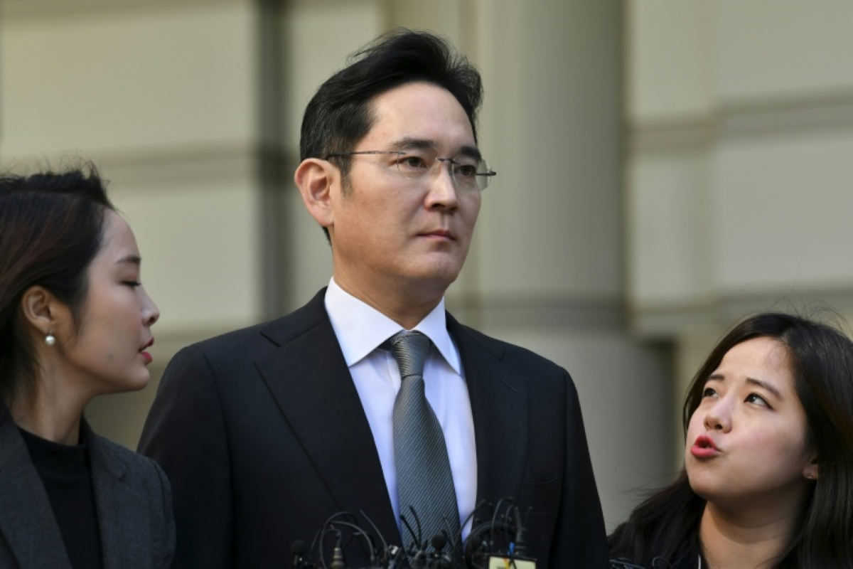 Samsung scion set free on parole, protest erupts