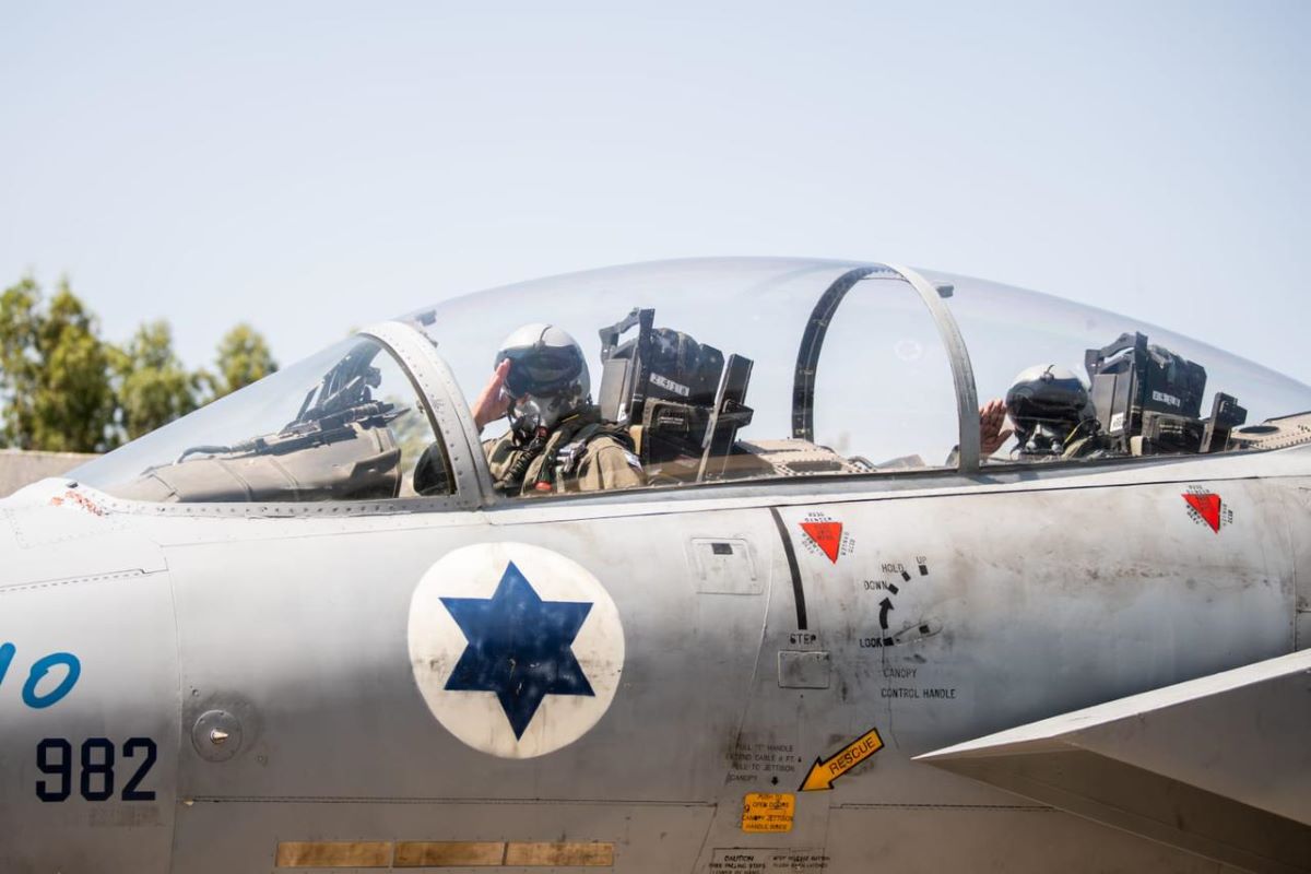 IAF chief flies Israeli F-15 fighter jet; visits ‘Yad Vashem’ memorial