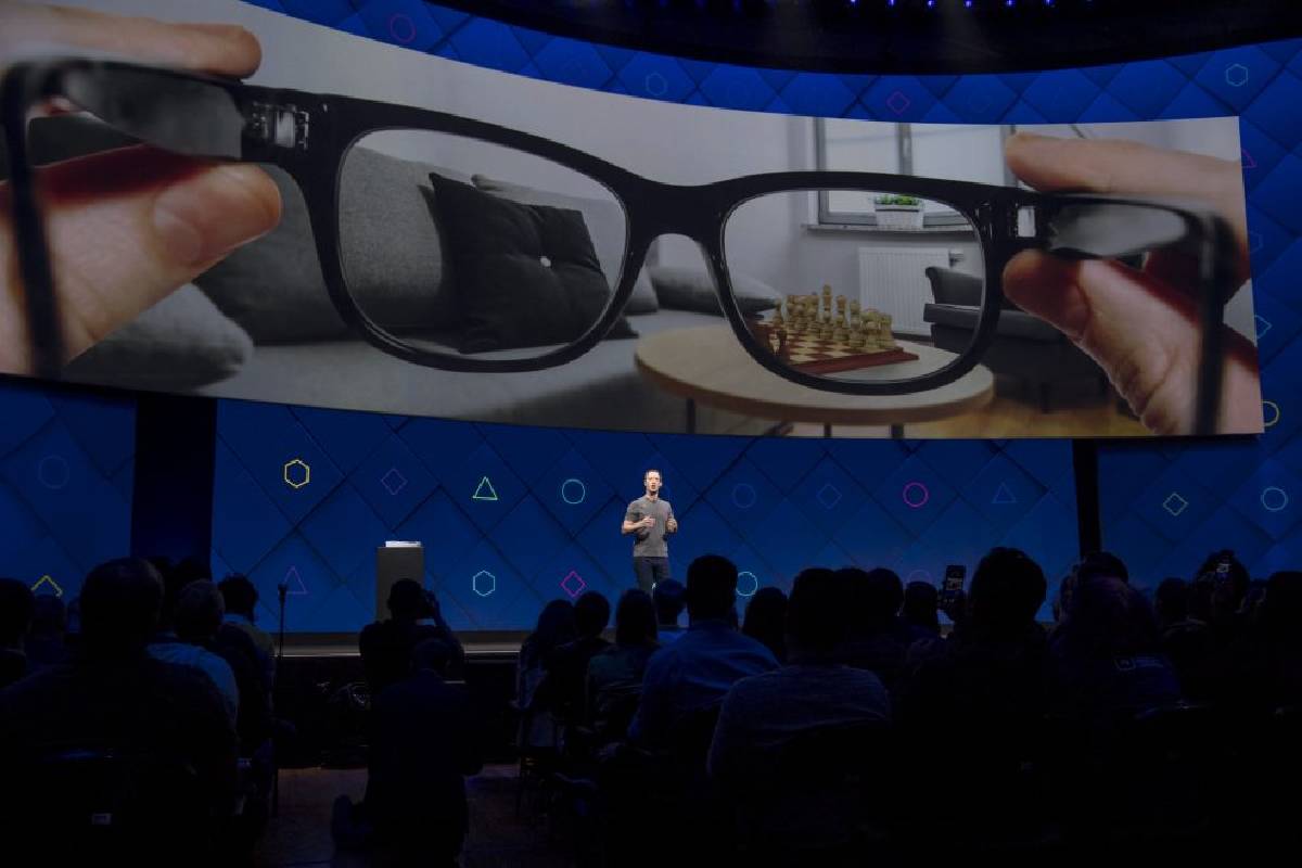 FB’s Ray-Ban smart glasses likely to be launched soon