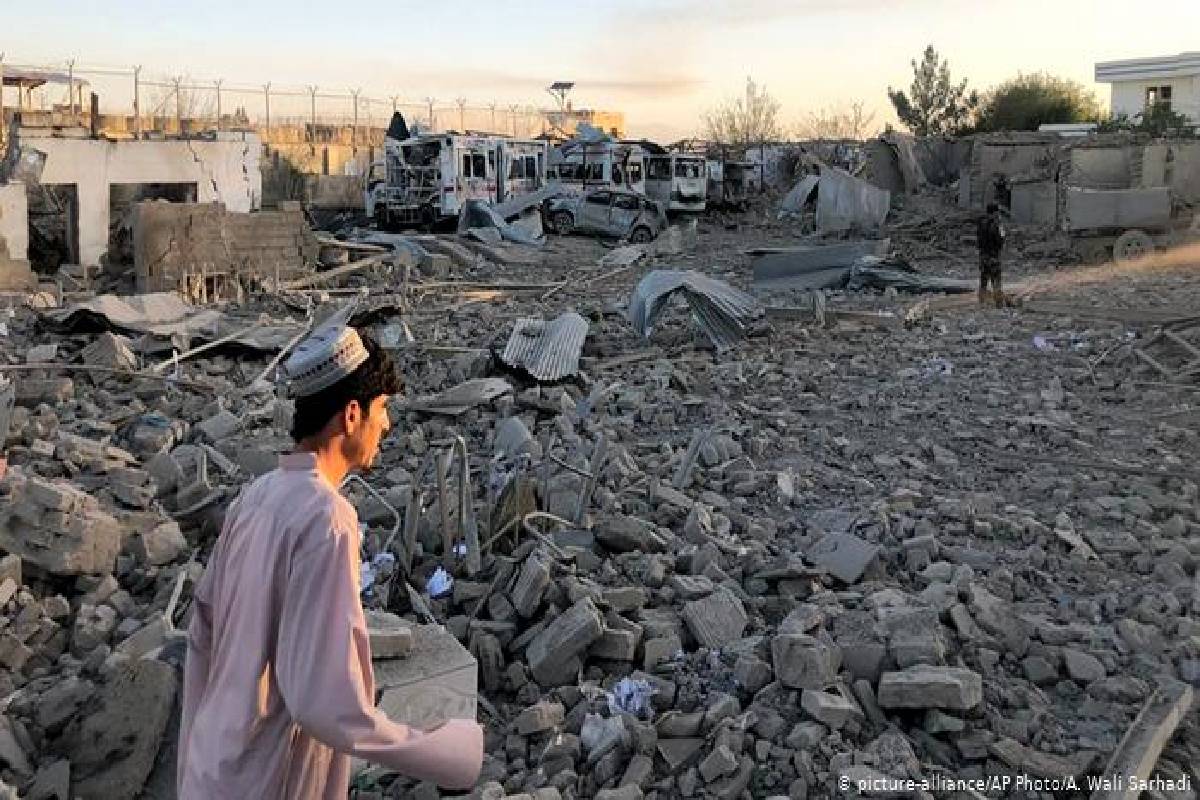 Hospital bombed in southern Afghanistan as battles rage