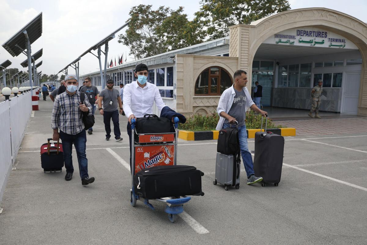 Afghan leaders arrive in Pak after Taliban captures Kabul