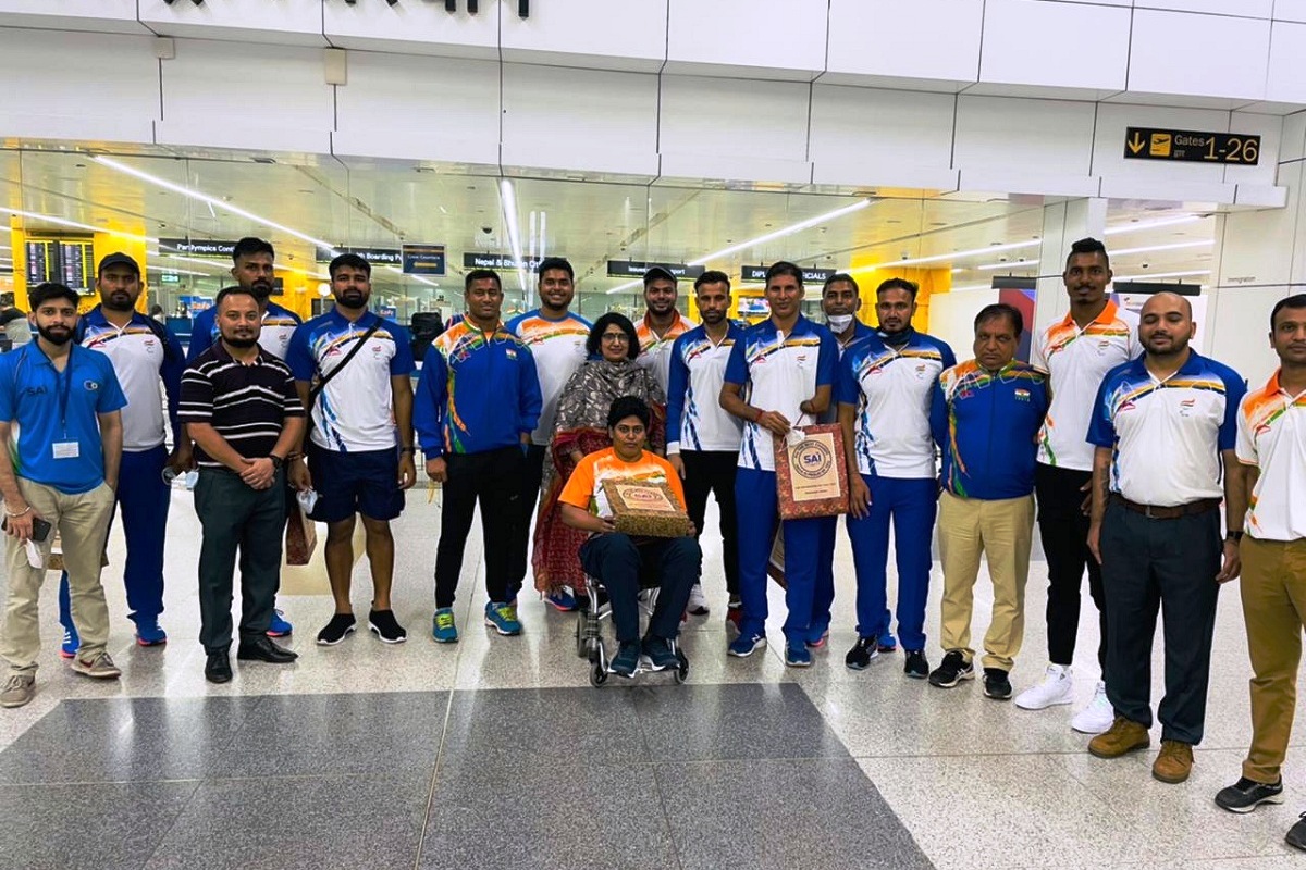 5 javelin throwers, including Two-time gold medalist Devendra Jhajhariya depart for Tokyo Paralympics