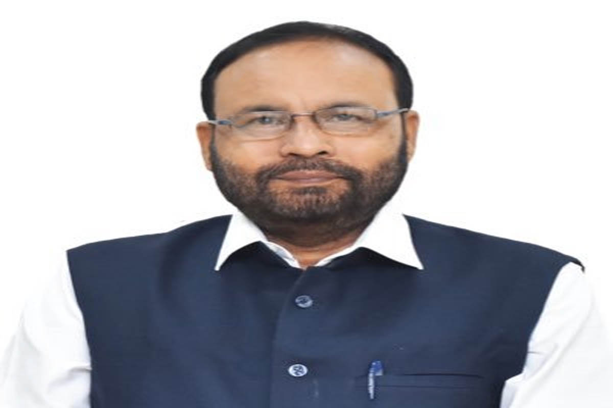 Health minister, vaccinated, covid cases