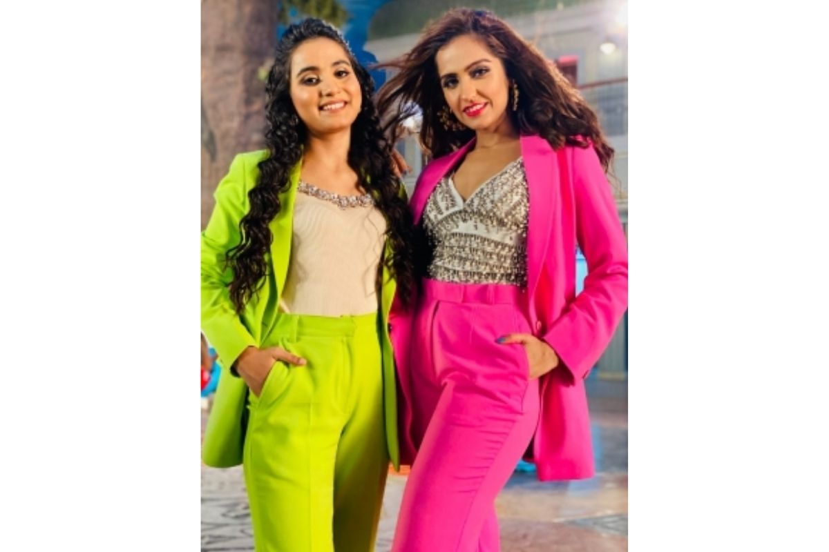 Asees Kaur, Renuka Panwar to sing Hindi version of Haryanvi single ’52 gaj ka daman’