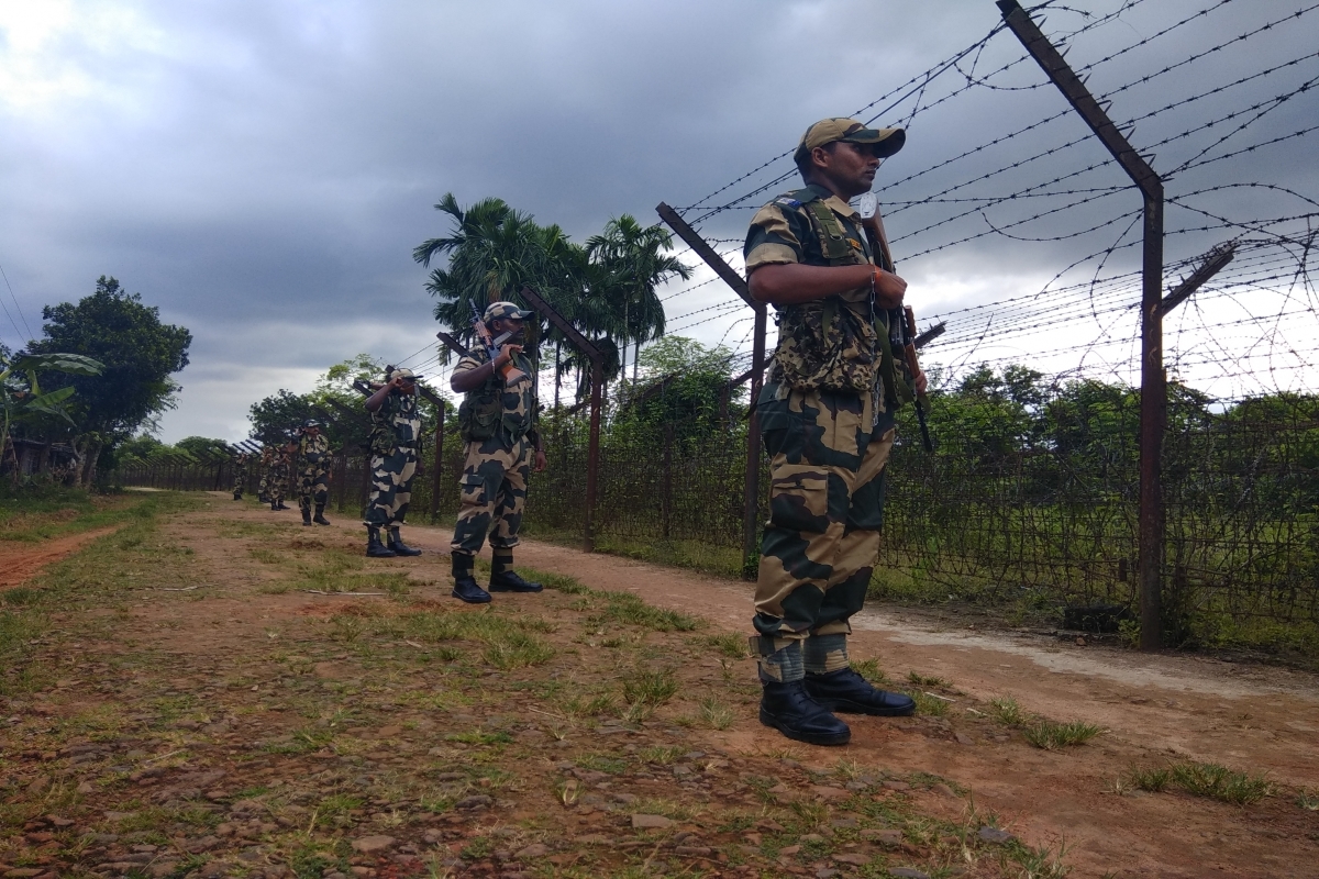 Militants kill 2 BSF jawans in Tripura, loot arms