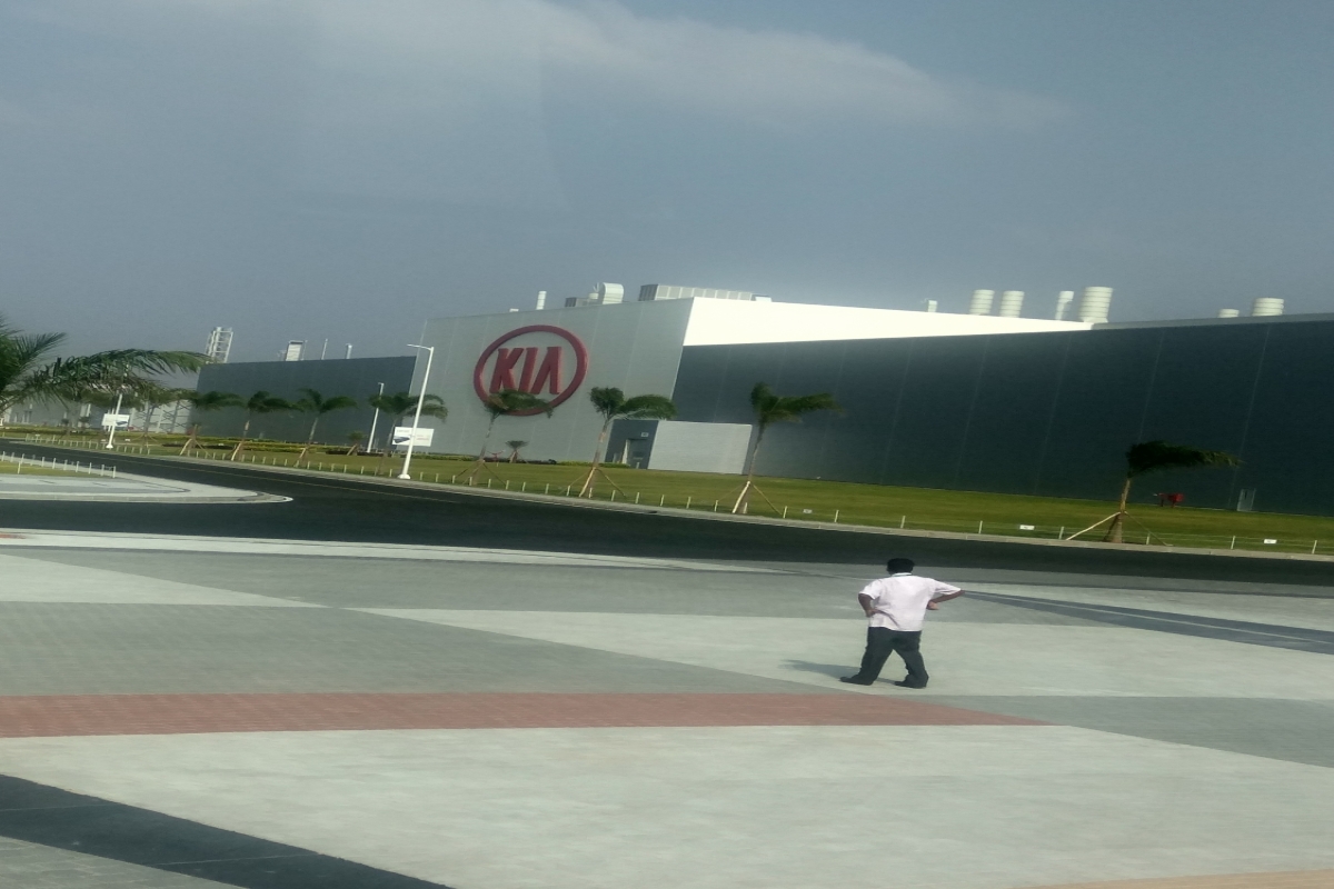 Kia becomes fastest carmaker to sell 3L vehicles in India
