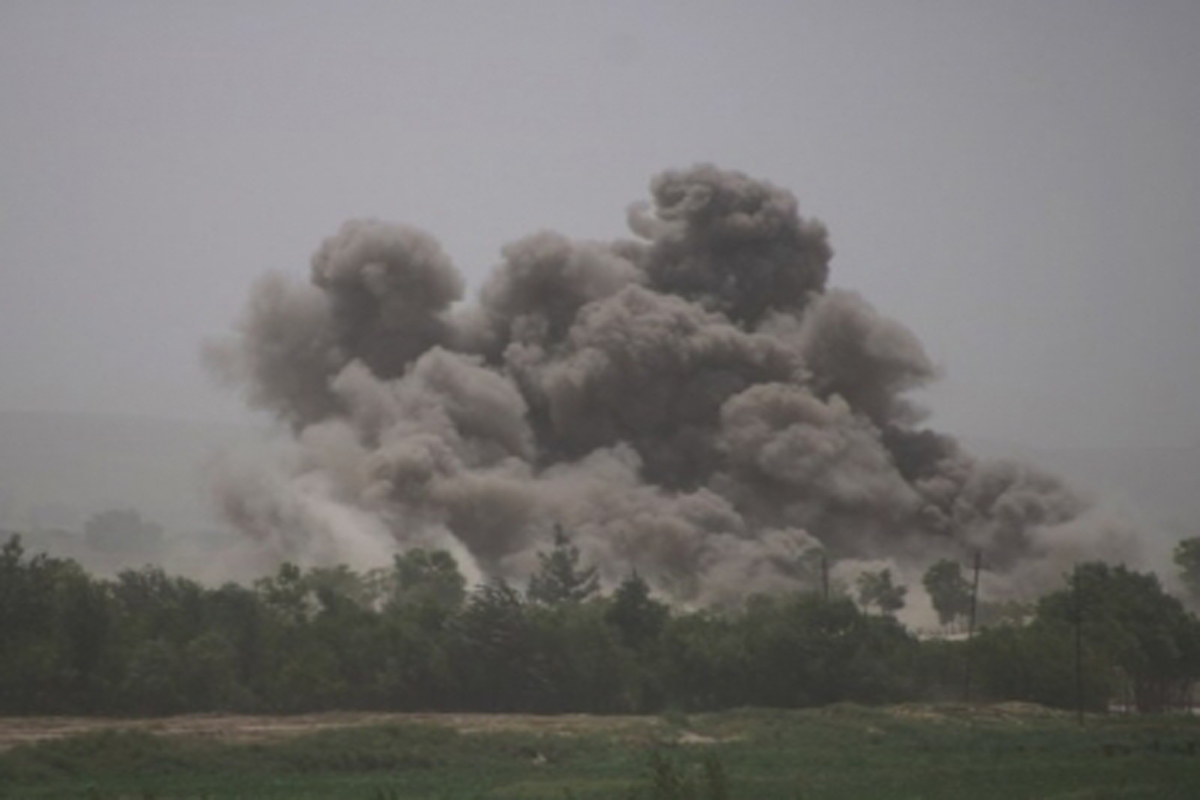 Taliban, Locals flee to Iran border
