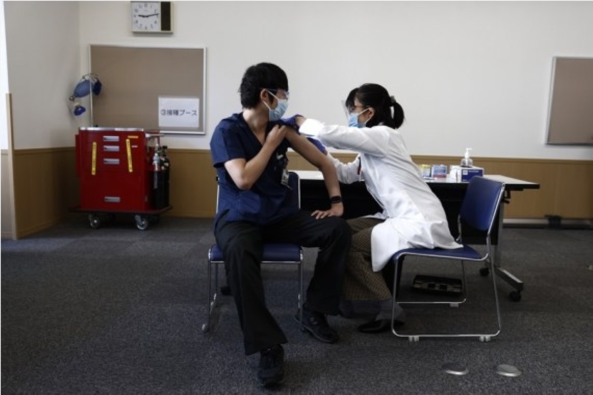 Japan medical workers likely to get 3rd shot