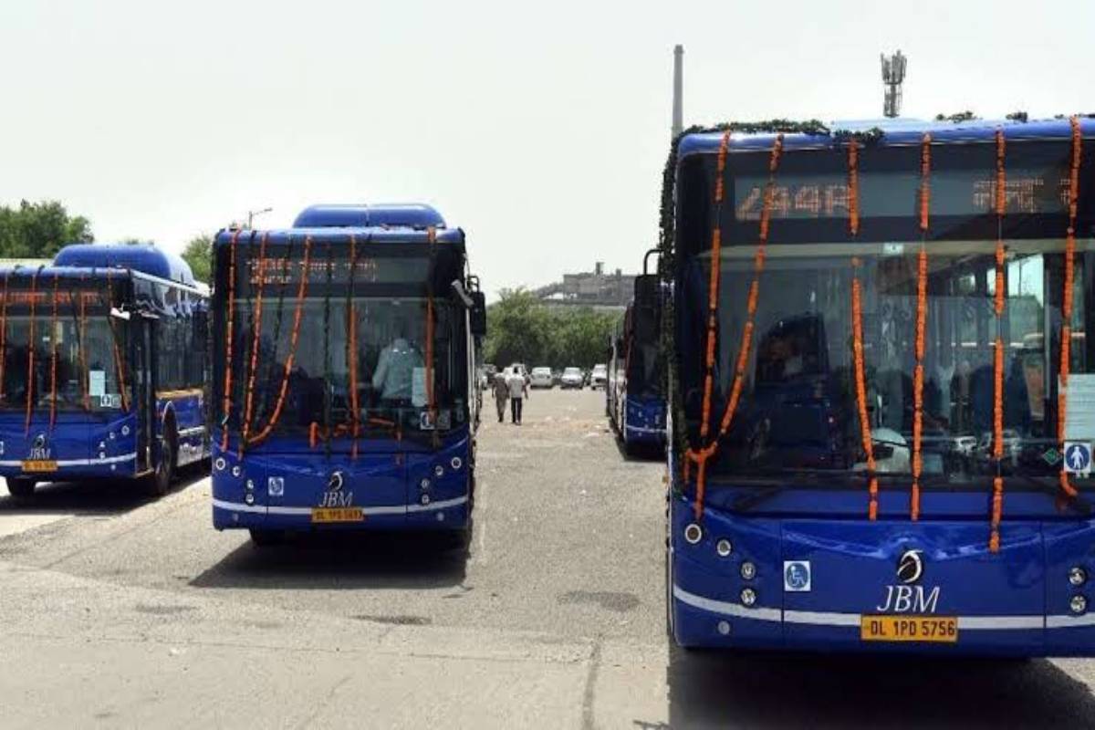 32 new buses take Delhi’s fleet to 6,793