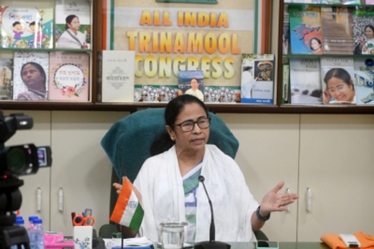 Those not allied with Congress should also be invited: Mamata on Opposition unity