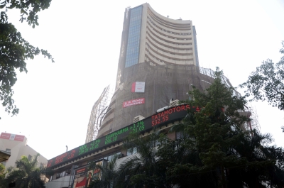 Sensex slumps as banking, metal stocks plunge