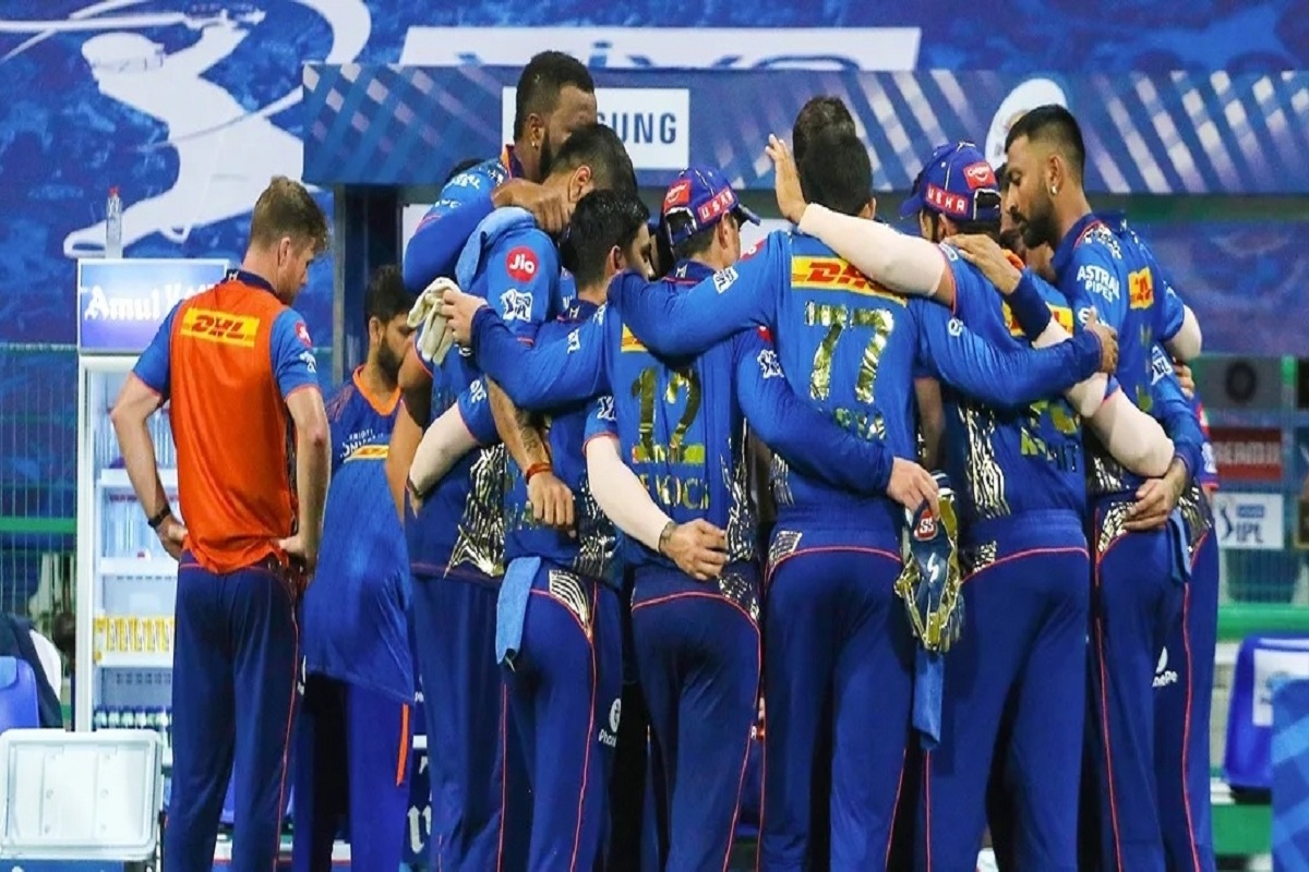 Conceding runs in death overs is not the problem: MI coach Bond