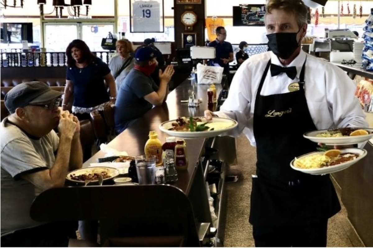 US private sector adds only 374,000 jobs in Aug