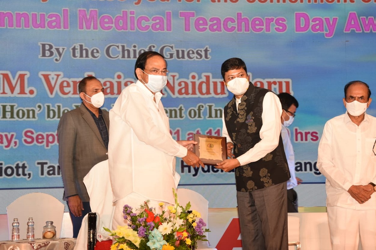 Vice President calls for mandatory five-year rural service for doctors