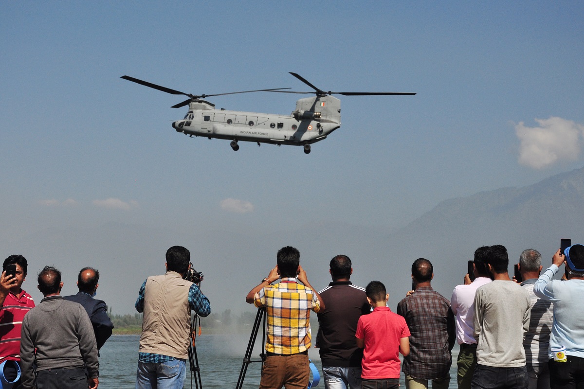 IAF's air show, Suryakiran Aerobatic, IAF, Srinagar, Dal Lake