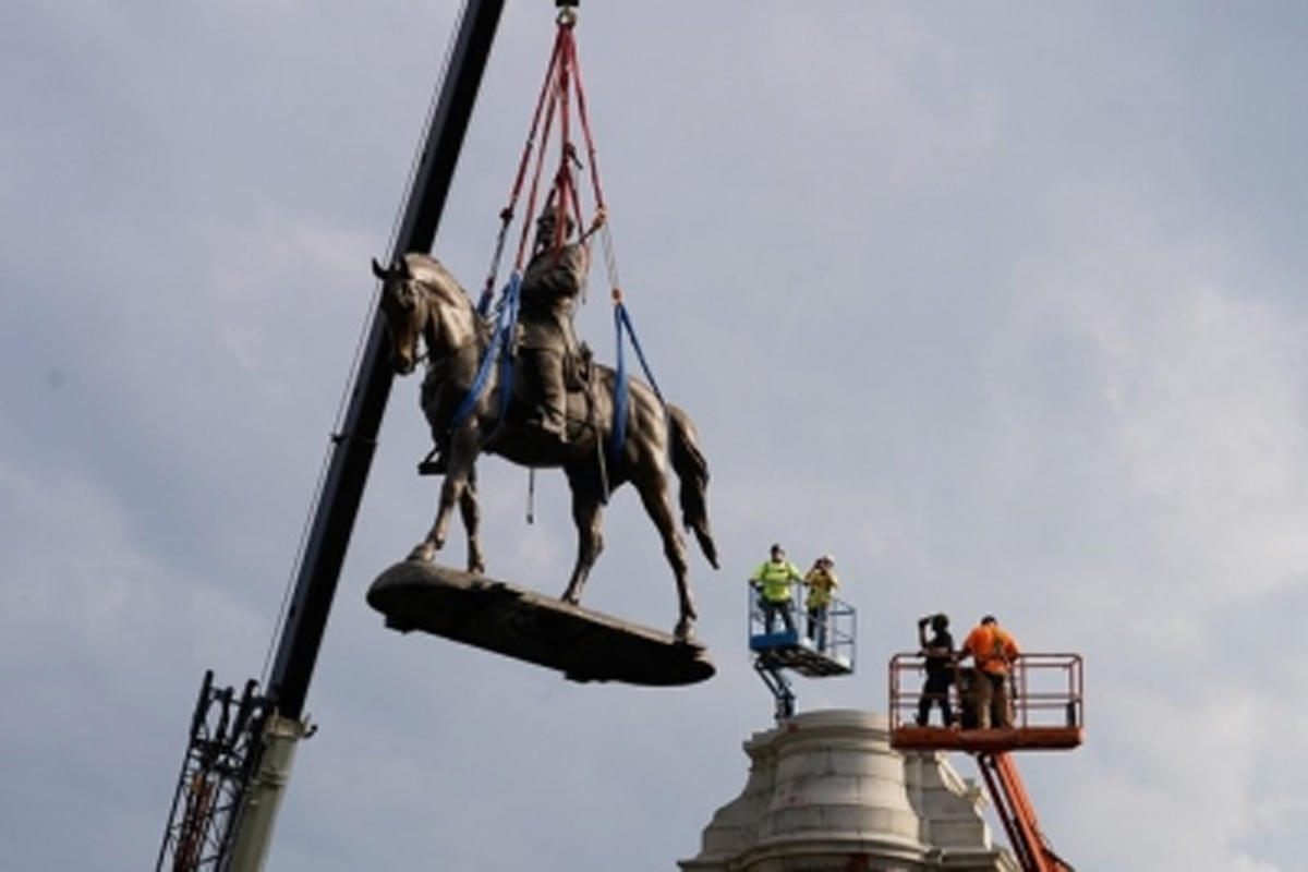 Virginia removes Confederate General’s statue from capital city