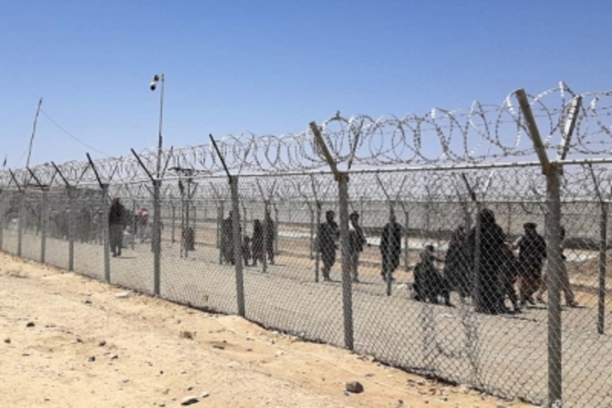 Afghans leave country in an exodus across desert