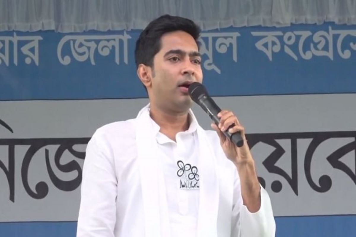 Abhishek highlights plight of Bengal