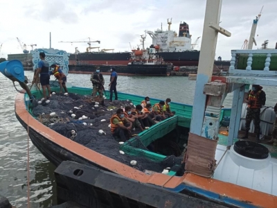 Sri Lankan Navy seize 336 kg heroin, apprehend 7 Pakistanis
