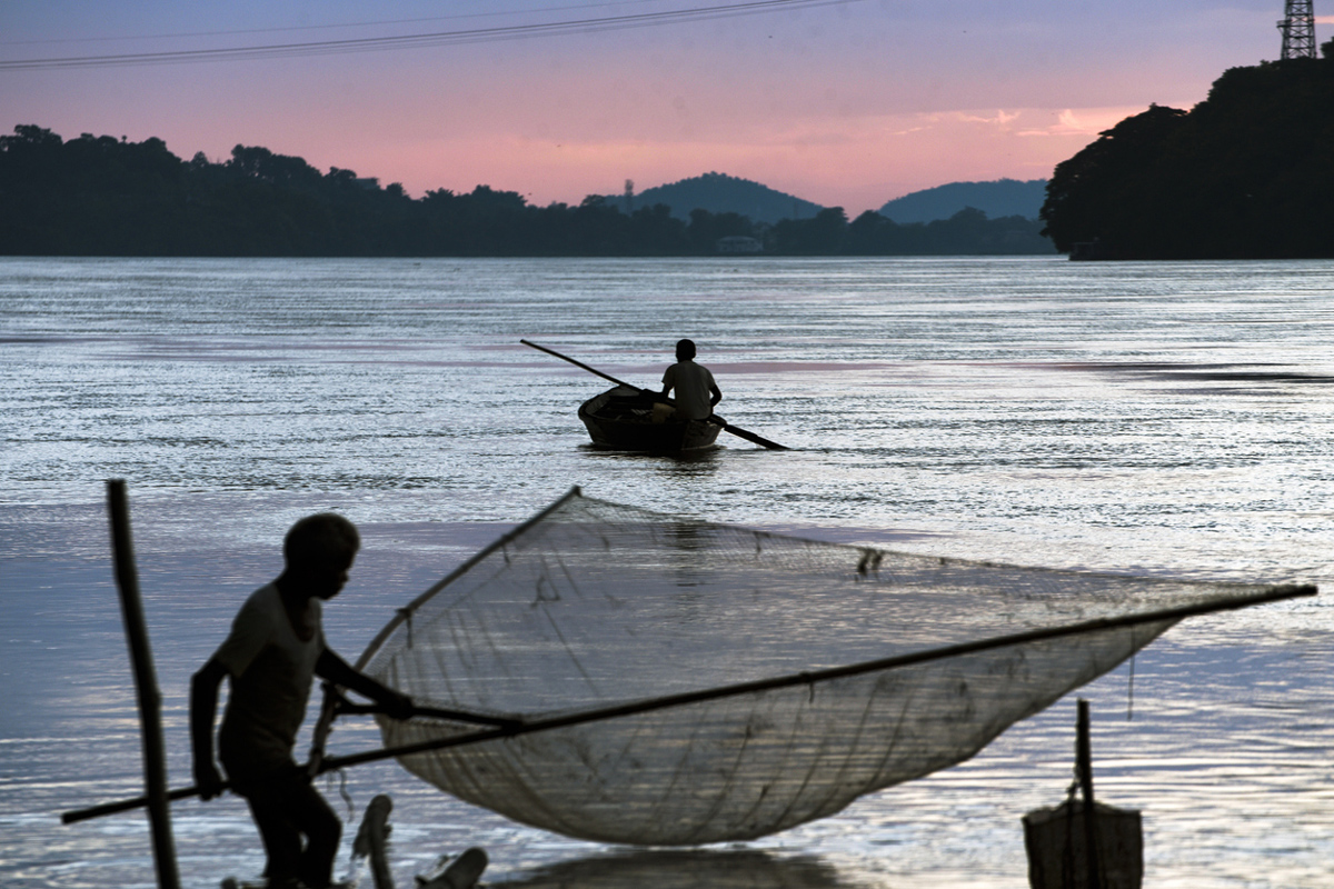 Coast guard rescues 7 fishermen in Diu