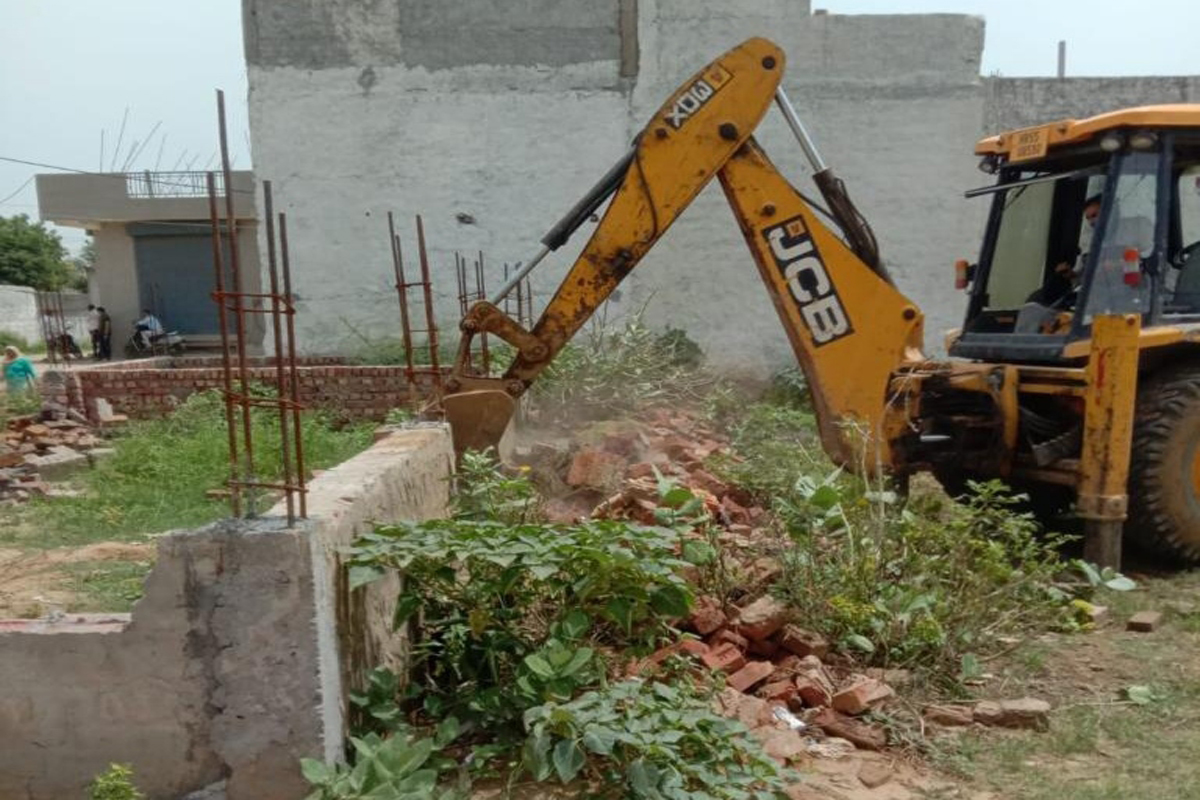 Gurugram district administration, Aravalli hills, illegal construction