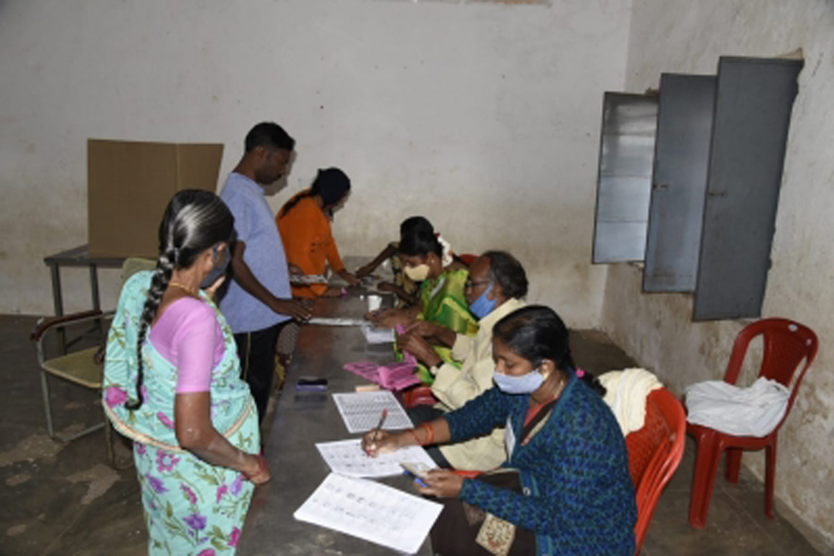 Firing at polling booth during panchayat polls in Bihar’s Aurangabad