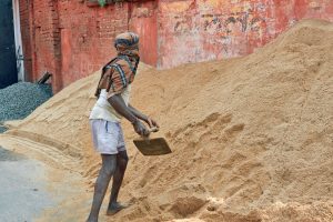Sand-lift ban hits daily wage earners