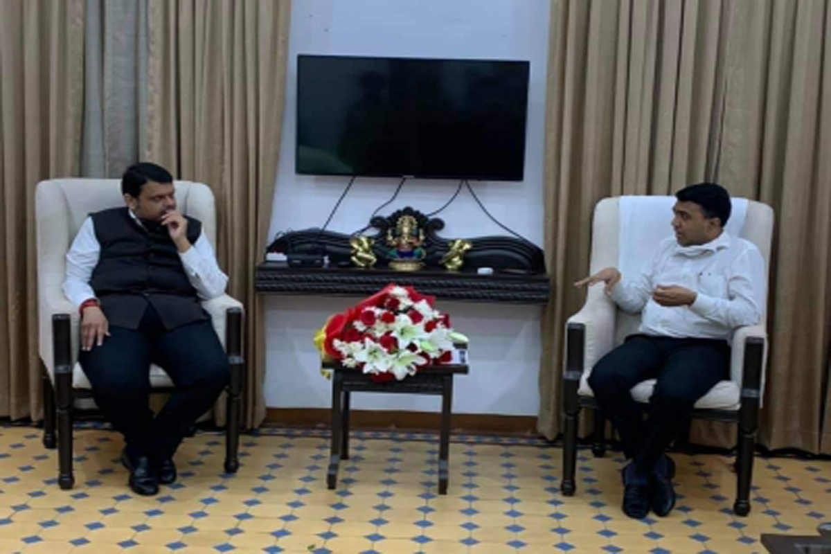 Goa CM Sawant meets Fadnavis at Mumbai residence
