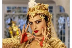 10 times when Rekha proved that ‘Age is just a number’