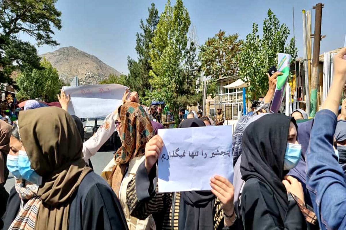Afghan women submit demands to Taliban delegates in Oslo