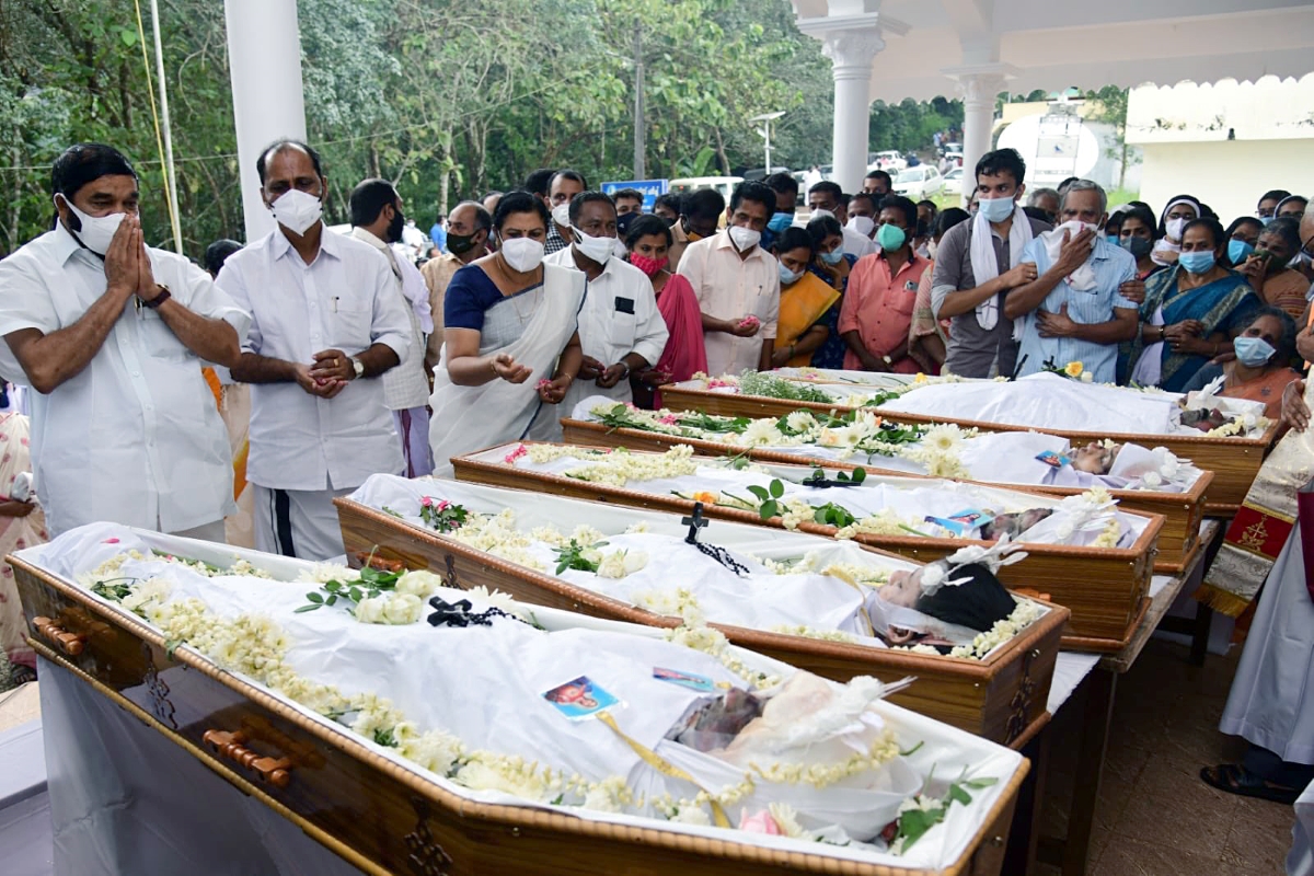 Kerala Assembly adjourned till 25 Oct, pays homage to flood victims