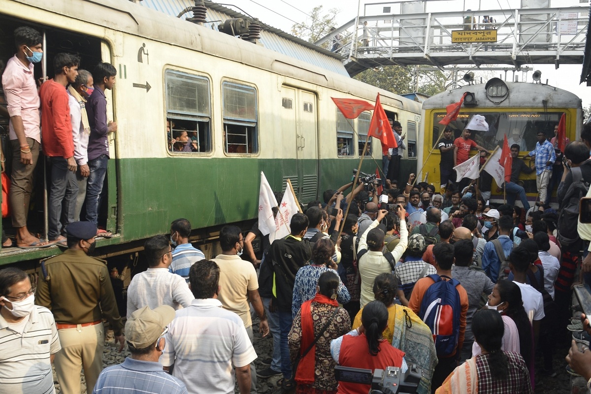 Rail Roko Protest: Delhi Police deploys personnel at Hazrat Nizamuddin Railway Station
