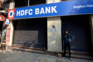 3 HDFC bank staff, 9 others try to siphon funds from NRI account, held