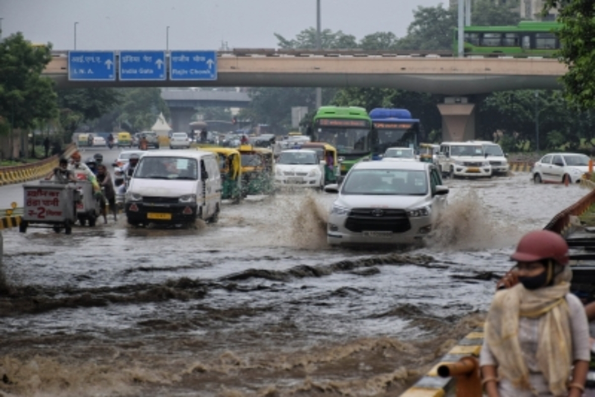 Overnight rainfall leads to waterlogging in Delhi-NCR; AQI worsens