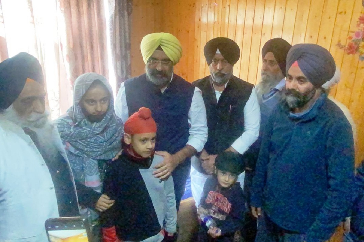 DSGMC President Sirsa meets J&K LG, seeks protection for minorities