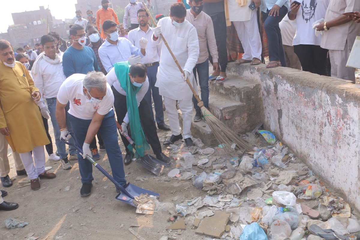 It is our resolve to make Delhi ‘Garbage Free’ and ‘Water Safe’: Adesh Gupta