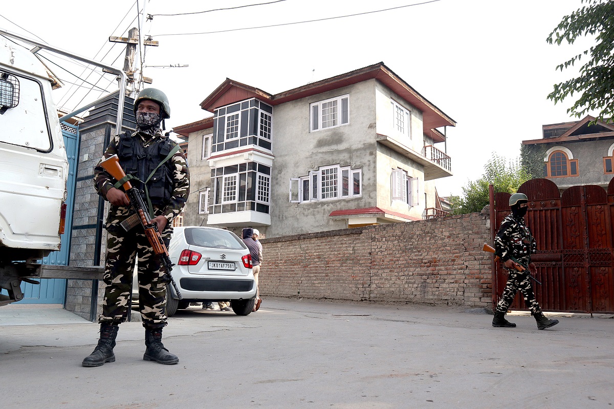 NIA raids 16 locations in Kashmir, 570 detained