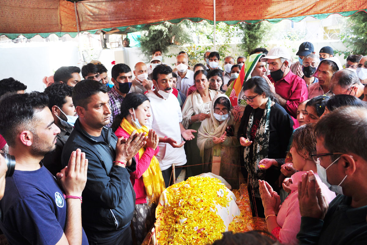 Srinagar killings aimed at creating scare among Kashmiri Pandit migrants seeking return to valley