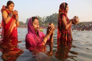 BJP MP Parvesh Verma launches Chhath Puja preparations at Yamuna’s bank; flouts DDMA guidelines