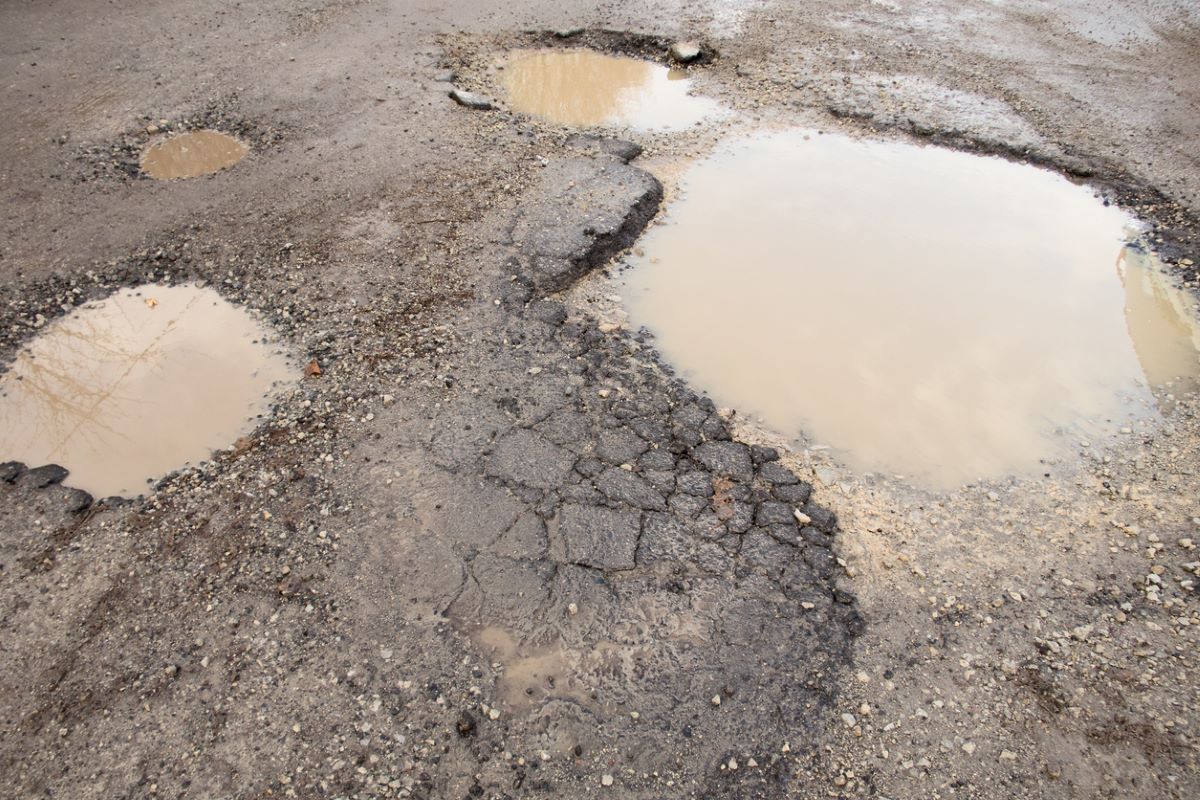 Craters open up in Durgapur Expressway