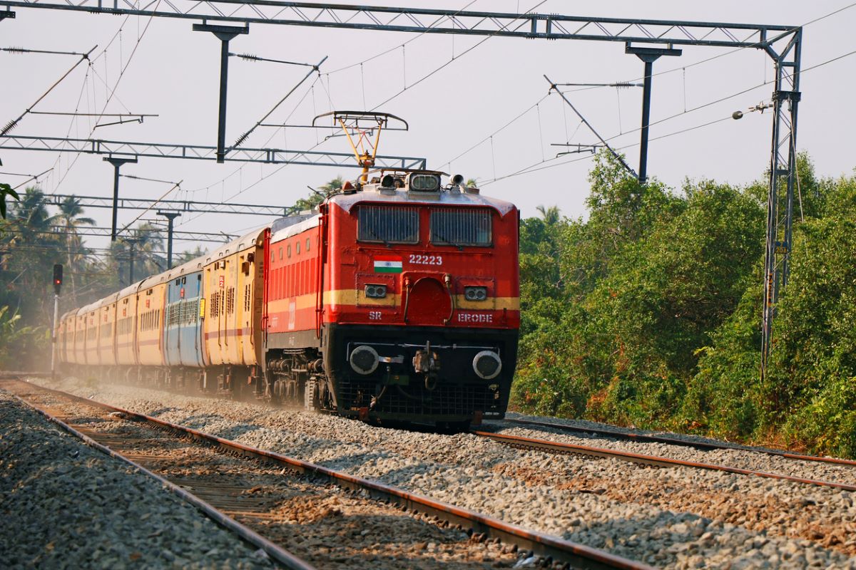 GM reviews performance of Northern Railway; focusses on digitalization of Railway Land Records