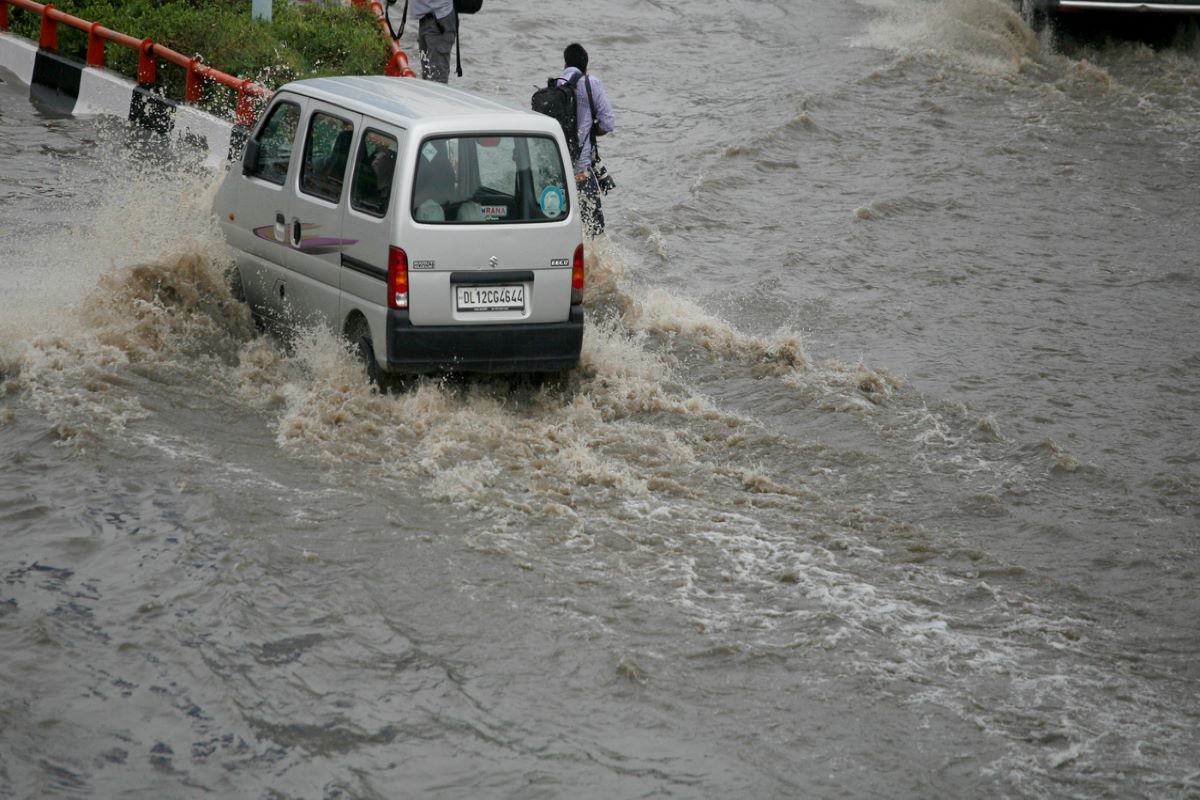 Bengaluru, Waterlogging, heavy rainfall, traffic snarls