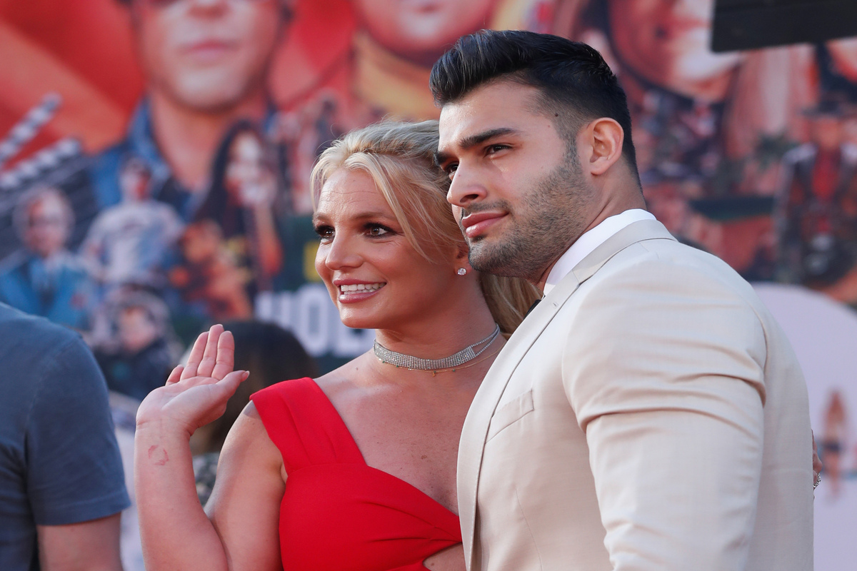 Britney Spears celebrates ‘freedom’ with ‘first glass of champagne after the termination of the conservatorship