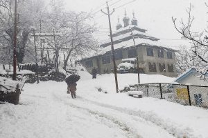 Ladakh, J&K gear up to meet snowfall challenge as winter sets in