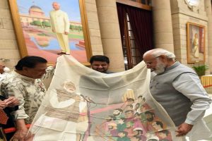 PM Modi thanks reputed weaver from West Bengal for his gift