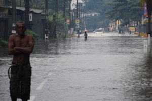 Heavy rains lash Sri Lanka, 14 people dead