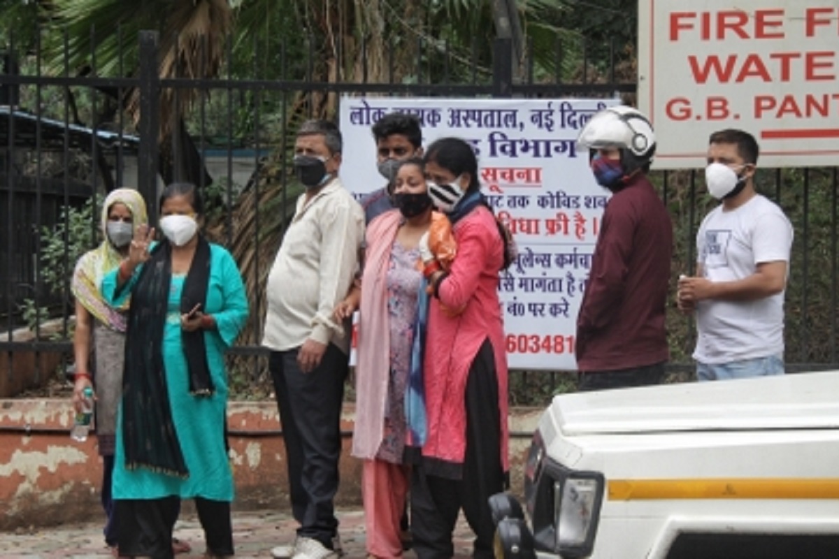 5 hospitalised with breathing problem, burning eyes in Delhi