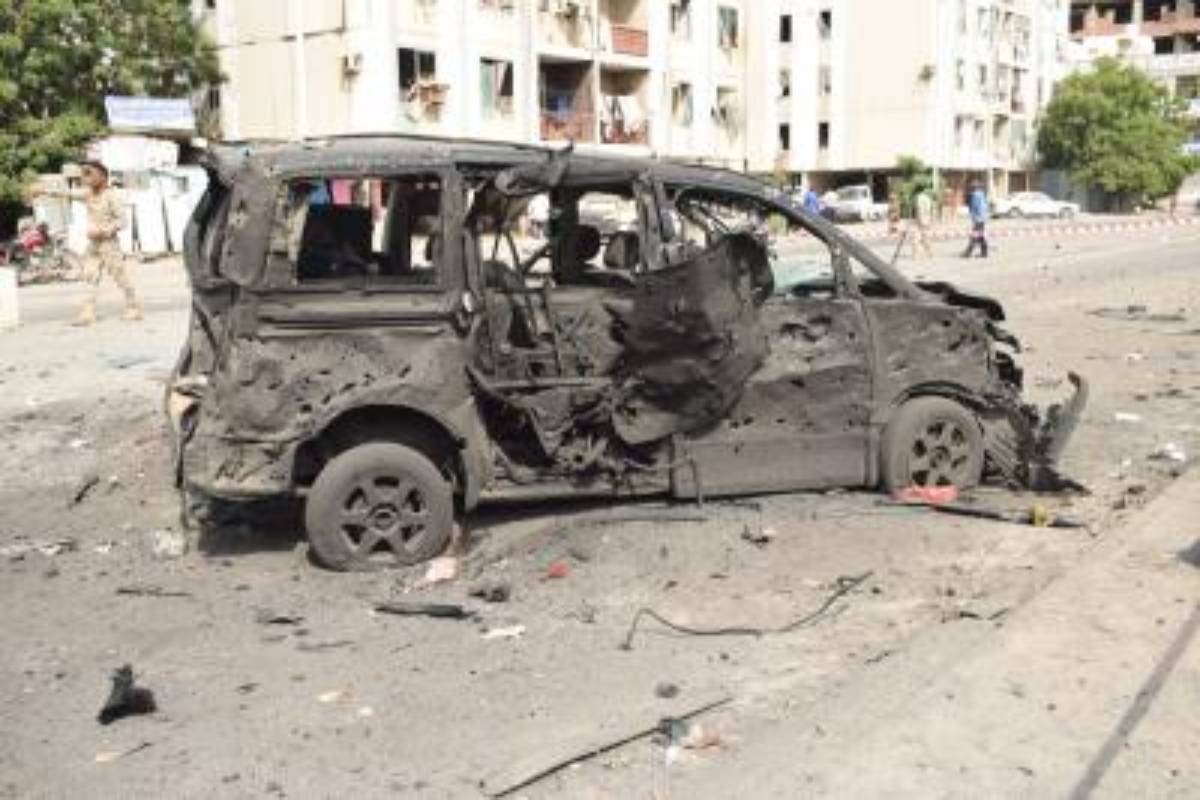 At least 8 killed in car bombing in Somali capital