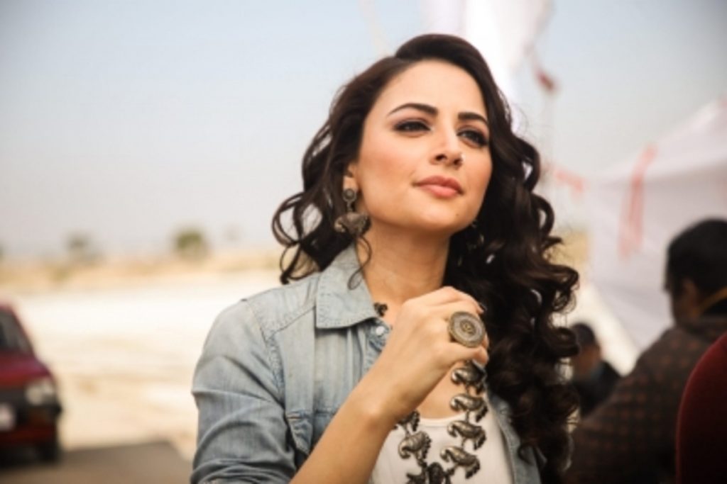 Zoya Afroz: Playing a con artiste is like entering a new world - The ...