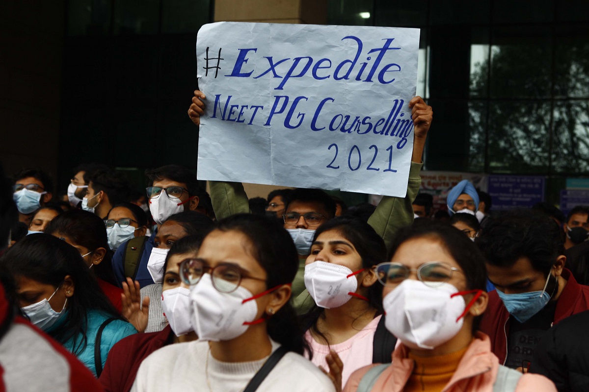 Mandaviya, doctors, protest